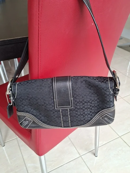 Coach Signature Soho Vintage black monogram shoulder bag in canvas and leather - Picture 14 of 15